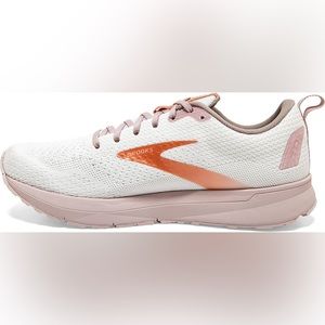 CUTE PINK Brooks Revel 4